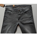 Generic Men's Cotton Blended Solid Tapered Jeans (Grey)