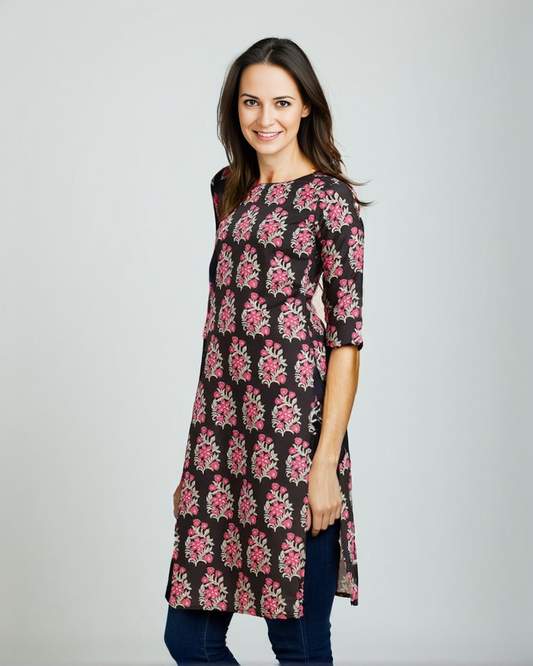 Floral Fantasy Printed Kurta in Poly-Cotton Blend Black